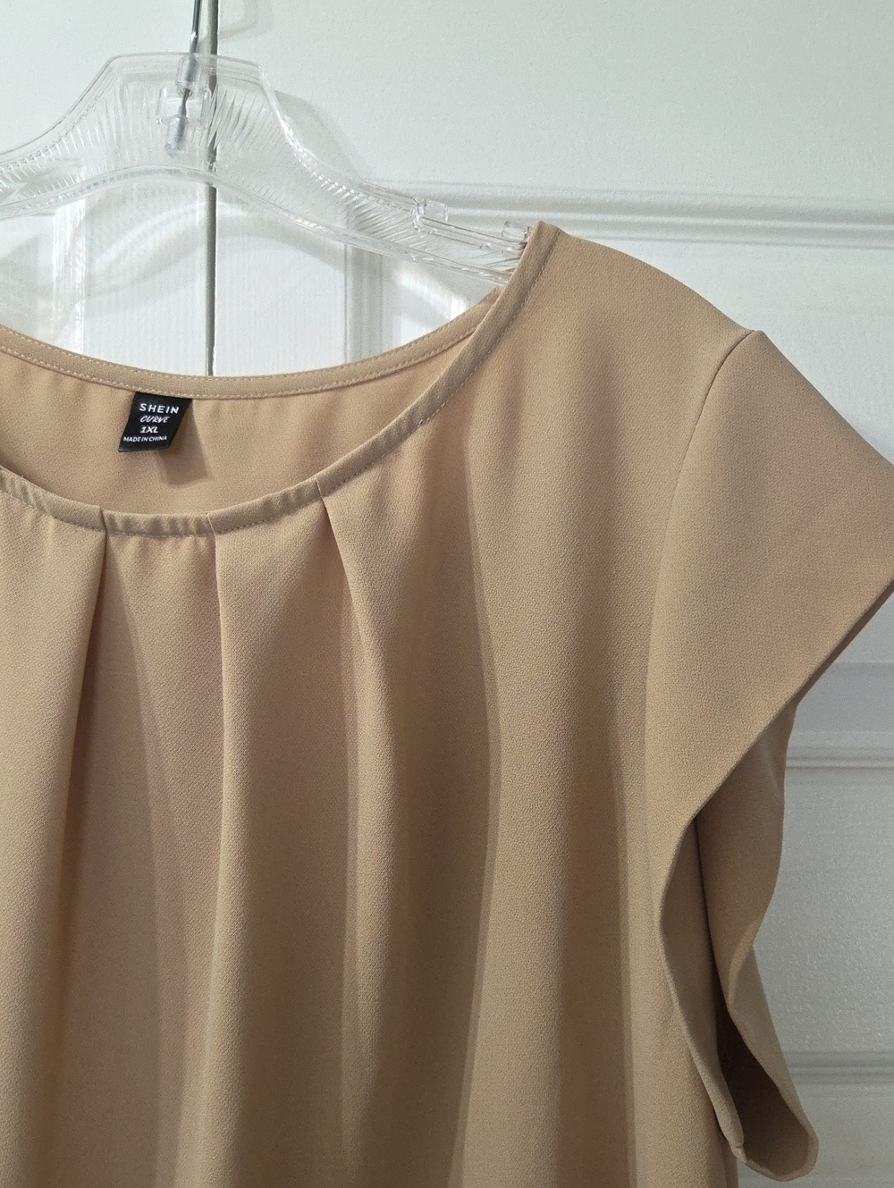 SHEIN Curve Camel Pleated Cap-Sleeve Women’s Top, Size 1XL